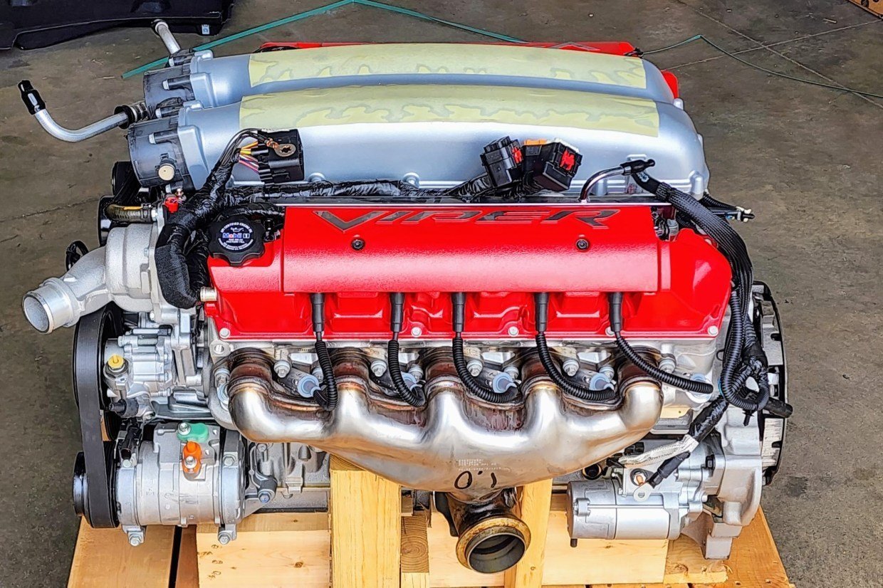 dodge-viper-srt-10-84l-v10-crate-engine-1.jpg