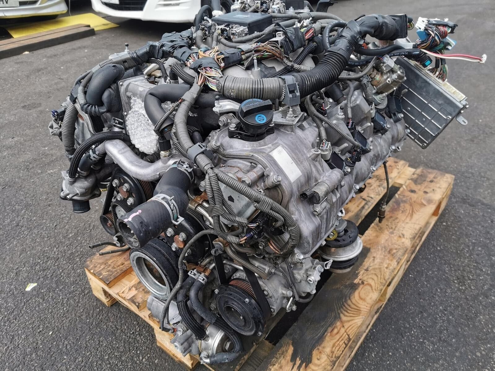 lexus-is-f-50-v8-2ur-gse-full-engine-1.jpg